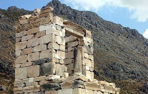 Greek hero cult