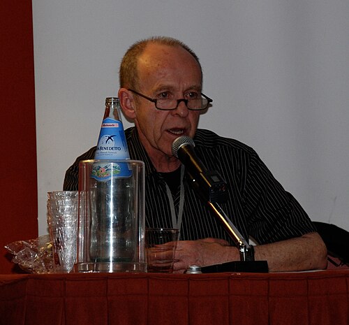Ian Watson (author)