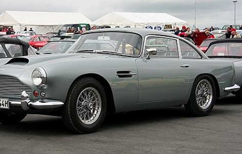 Aston Martin DB4