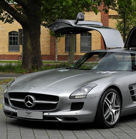 Mercedes-Benz SLS AMG