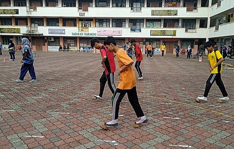 Coconut-shell walking